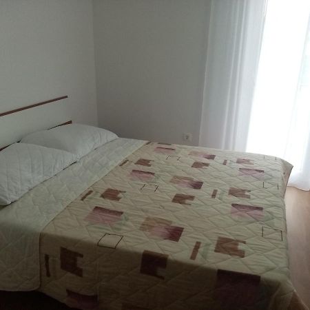 Pave Apartment Betina  Esterno foto