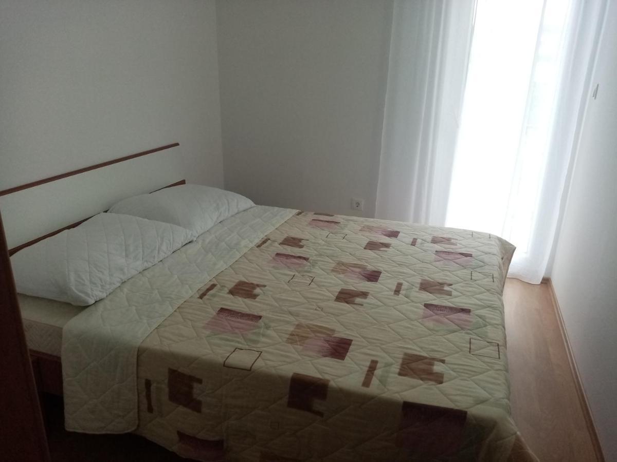 Pave Apartment Betina  Esterno foto