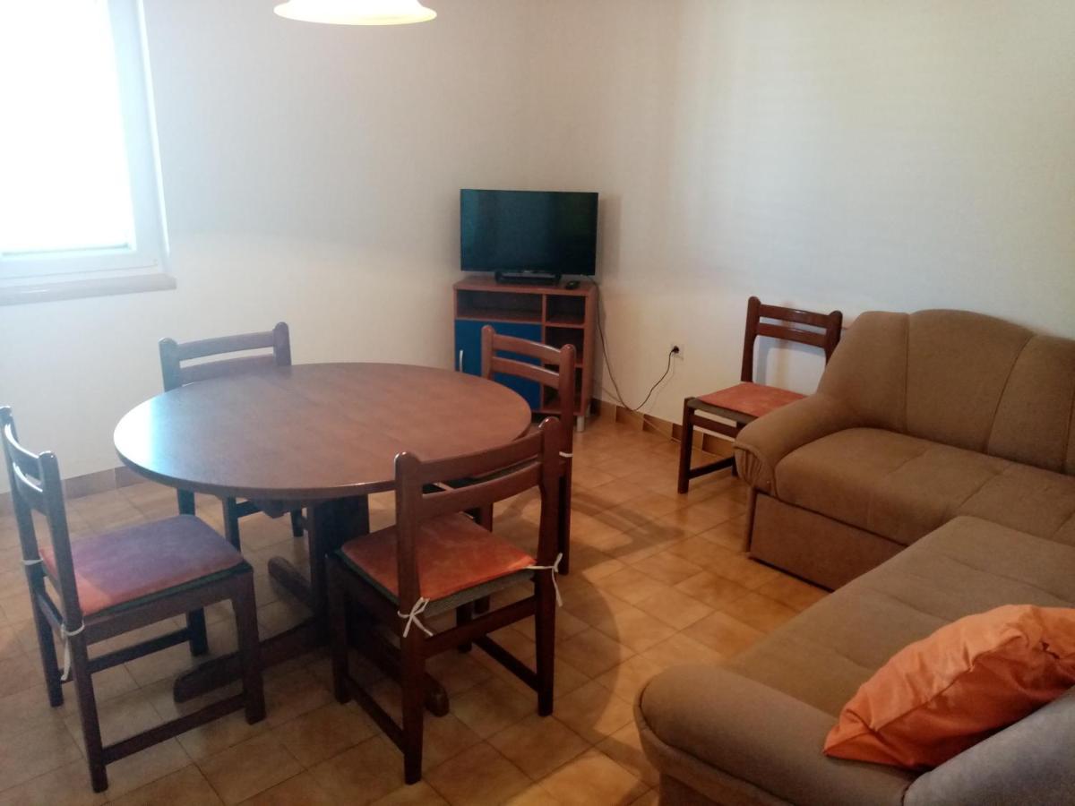 Pave Apartment Betina  Esterno foto