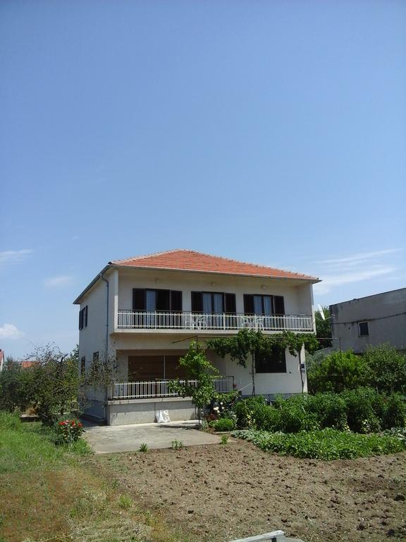 Pave Apartment Betina  Esterno foto