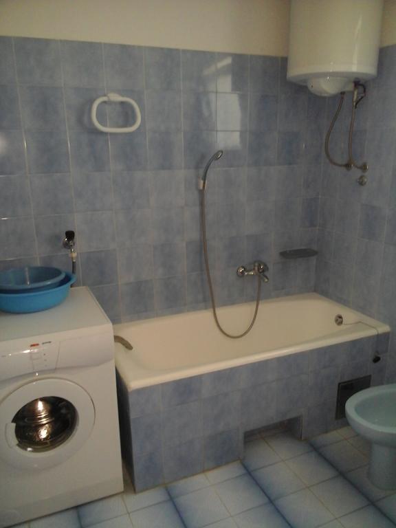 Pave Apartment Betina  Esterno foto