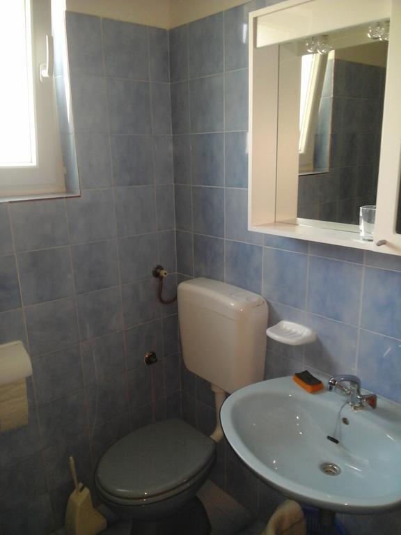 Pave Apartment Betina  Esterno foto